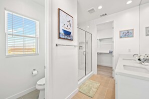 Ferienhaus, Mehrere Betten, Küche, Gartenblick (75309 Palm Desert-2) | Badezimmer | Kostenlose Toilettenartikel, Handtücher, Toilettenpapier