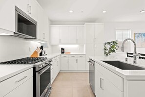 Ferienhaus, Mehrere Betten, Küche, Gartenblick (75309 Palm Desert-2) | Eigene Küche | Kühlschrank, Mikrowelle, Ofen, Herdplatte