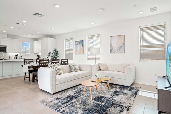 House, Multiple Beds, Kitchen, Garden View (75309 Palm Desert-2) | Living area