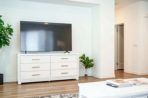 Interior - Central Location Cozy Private Bedroom w Bathroom (Irvine)