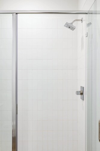 Central Location Cozy Private Bedroom w Bathroom