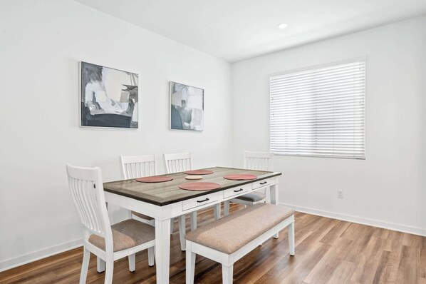 Townhome, 1 Queen Bed, Patio, Garden View (148 A, Irvine-2) | Dining