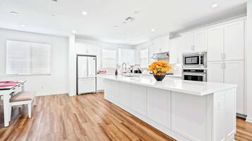 Townhome, 1 Queen Bed, Patio, Garden View (148 A, Irvine-2) | Private kitchen | Fridge, microwave, stovetop, dishwasher