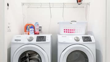 Townhome, 1 Queen Bed, Patio, Garden View (148 A, Irvine-2) | Interior