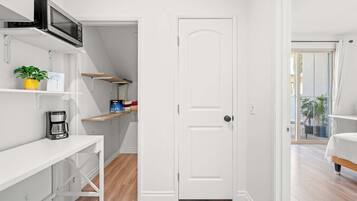 Appartement, 1 trÚs grand lit, patio, vue jardin (80-2 Irvine) | Intérieur