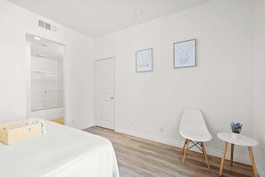 1 bedroom, individually decorated, individually furnished