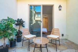 Apartment, 1 King Bed, Patio, Garden View (80-2 Irvine) | Terrace/patio