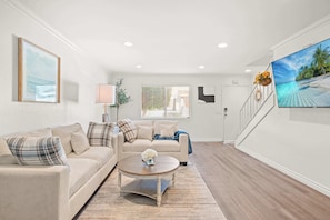 House, Multiple Beds, Patio, Garden View (734 Glendora) | Living area | 42-inch flat-screen TV with digital channels