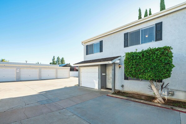 House, Multiple Beds, Patio, Garden View (734 Glendora) | View from room