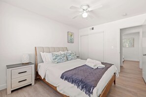 Huis, Meerdere bedden, terras, uitzicht op tuin (734 Glendora) | 3 slaapkamers, individueel gedecoreerd, individueel gemeubileerd