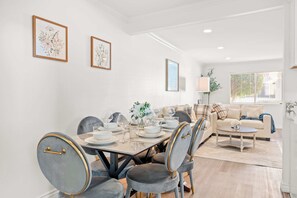 House, Multiple Beds, Patio, Garden View (734 Glendora) | Dining