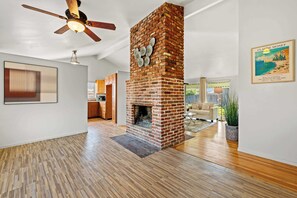 House, Multiple Beds, Patio, Garden View (303-2 Duarte) | Interior