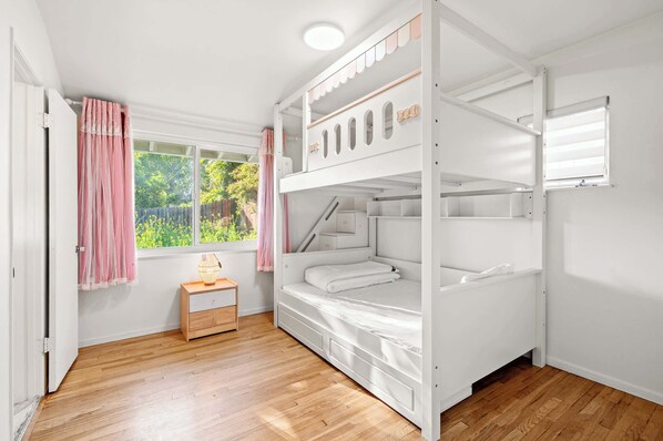 House, Multiple Beds, Patio, Garden View (303-2 Duarte)