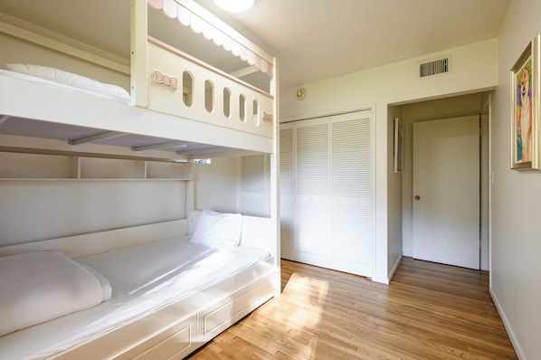 House, Multiple Beds, Patio, Garden View (303-2 Duarte)