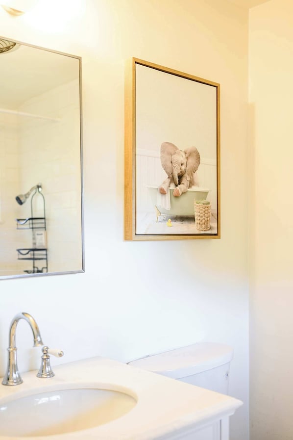 House, Multiple Beds, Patio, Garden View (303-2 Duarte) | Bathroom