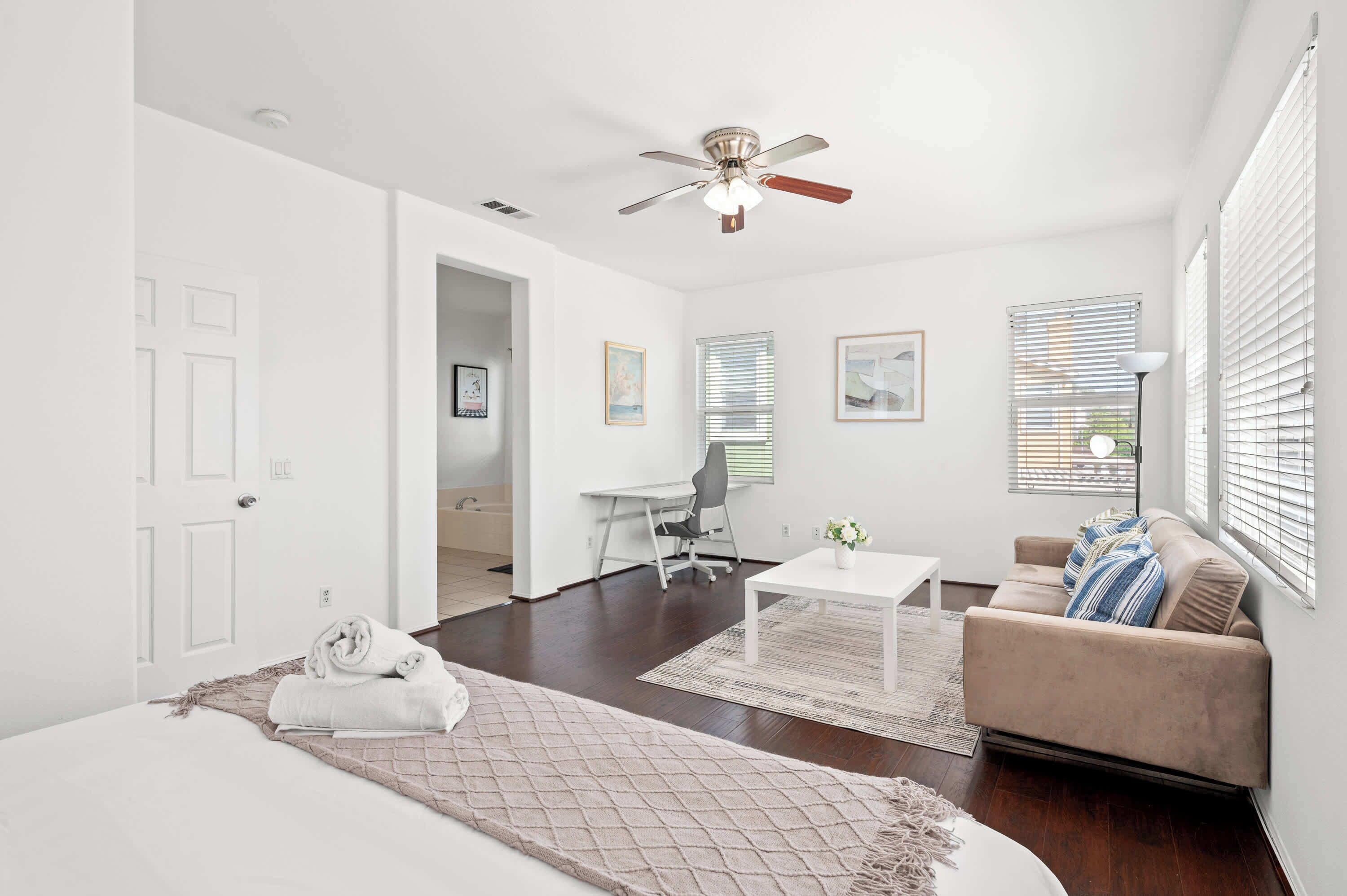 House, Multiple Beds, Patio, Garden View (22421 Moreno Valley) | 5 bedrooms, individually decorated, individually furnished, bed sheets