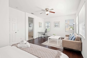 House, Multiple Beds, Patio, Garden View (22421 Moreno Valley) | 5 bedrooms, individually decorated, individually furnished, bed sheets