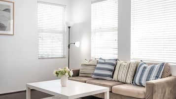 House, Multiple Beds, Patio, Garden View (22421 Moreno Valley) | Living area | 42-inch flat-screen TV with digital channels, fireplace