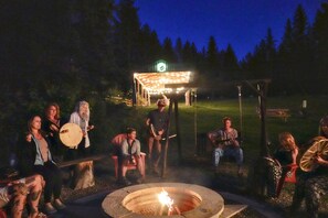 Property grounds - Timber Wolf Resort & Jeep Rentals (Hungry Horse)