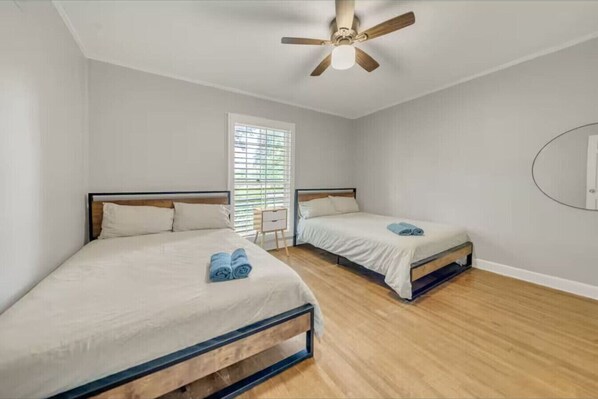 3 bedrooms, iron/ironing board, free WiFi, bed sheets