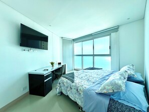 3 quartos, ferros/tábuas de passar roupa, acesso à internet