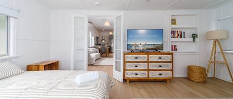 3 bedrooms, iron/ironing board, free WiFi, bed sheets