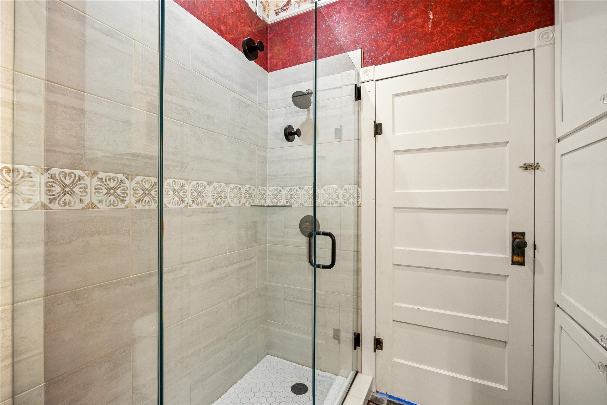 淋浴设施、吹风机、毛巾、肥皂