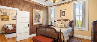 Charming Apartment in Downtown Granbury