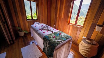 Aromaterapi, djupmassage, klassisk massage och gravidmassage