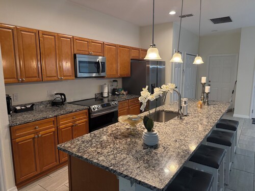 This 3 bedroom, 2 bath home in Orange City offers both comfort and convenience.