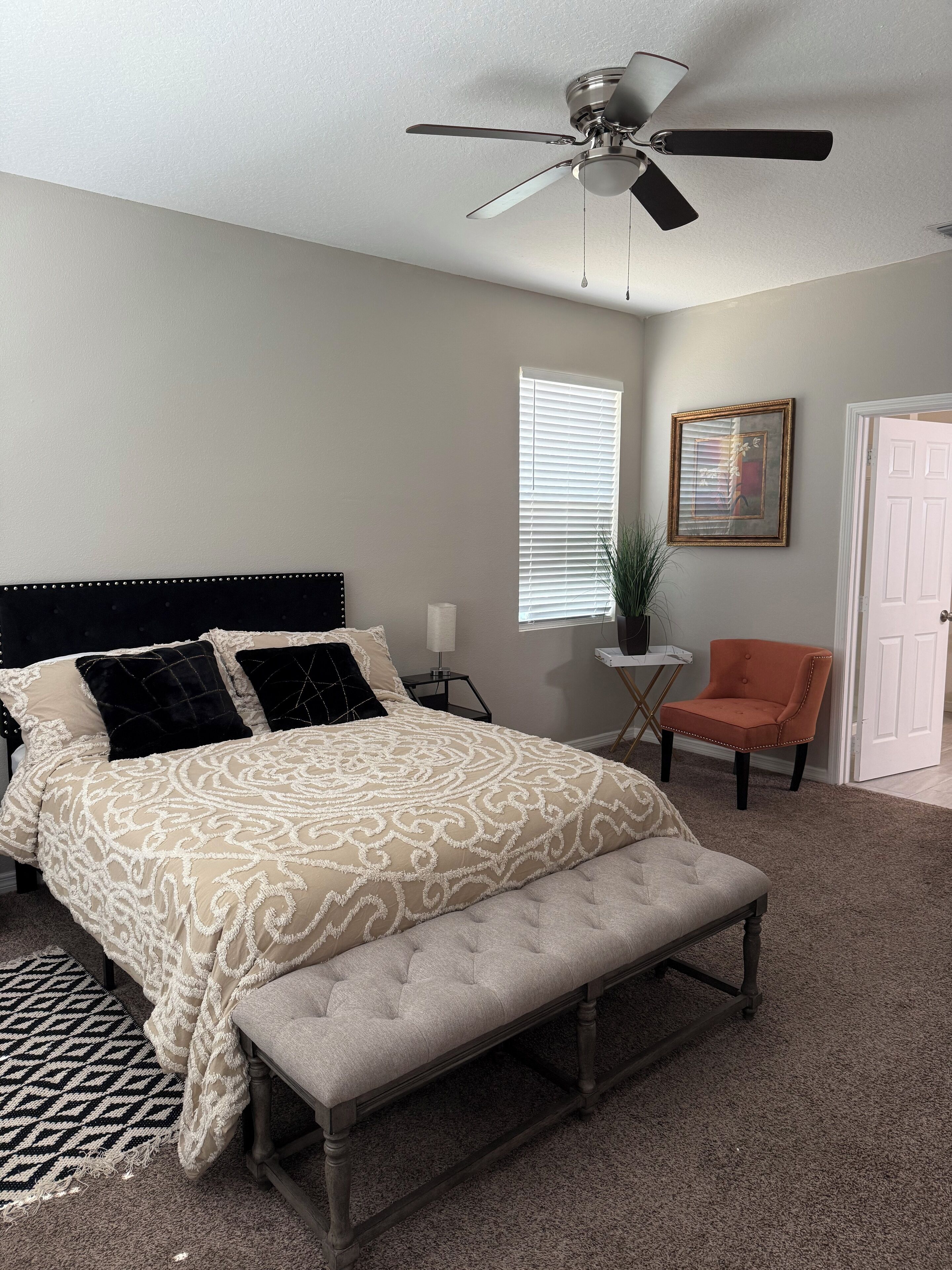 3 bedrooms, in-room safe, desk, iron/ironing board