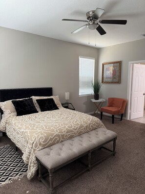 3 chambres, coffres-forts dans les chambres, bureau