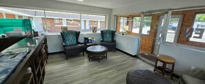 Reception - Rocky Mount Motel near Hwy 220 (Rocky Mount)