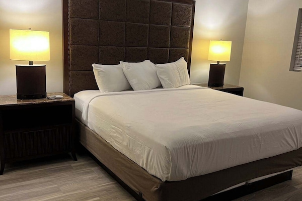 Premium Single Room | In-room safe, desk, laptop workspace, iron/ironing board