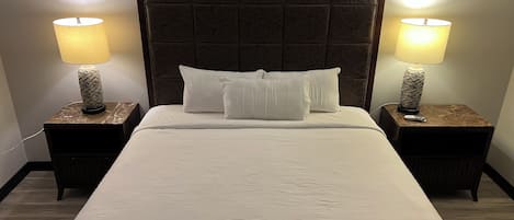 Premium Single Room | In-room safe, desk, laptop workspace, iron/ironing board