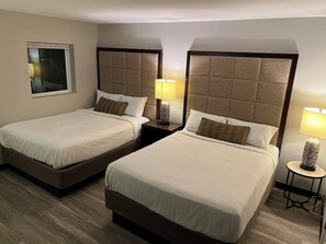 Luxury Double Room, Hill View | In-room safe, desk, laptop workspace, iron/ironing board - Rocky mount motel (Rocky Mount)