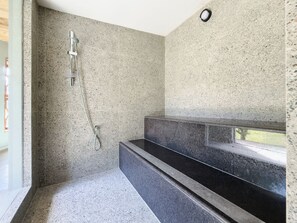 Shower, towels