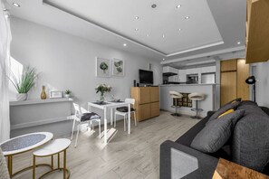 TV - Rondo ONZ Apt - Top Location, Balcony - by Rentujemy (Warszawa)