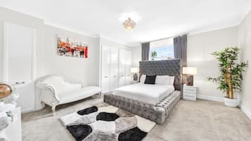 2 bedrooms, internet, bed sheets