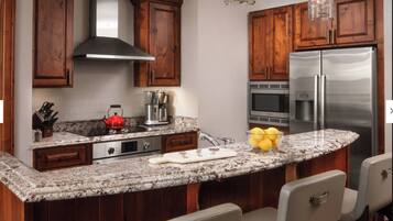 Micro-ondes, four, plaque de cuisson, lave-vaisselle