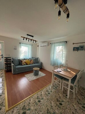 Interior - Cozy, private guesthouse in Kőröshegy, ideal for a peaceful Balaton getaway. (Kőröshegy)