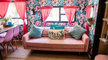 智能电视、电子游戏