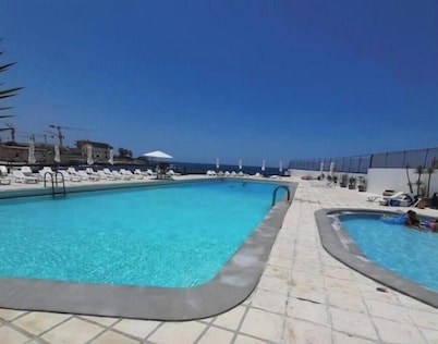 Lovely beachfront studio with pool-24h electricity & Family Duplex