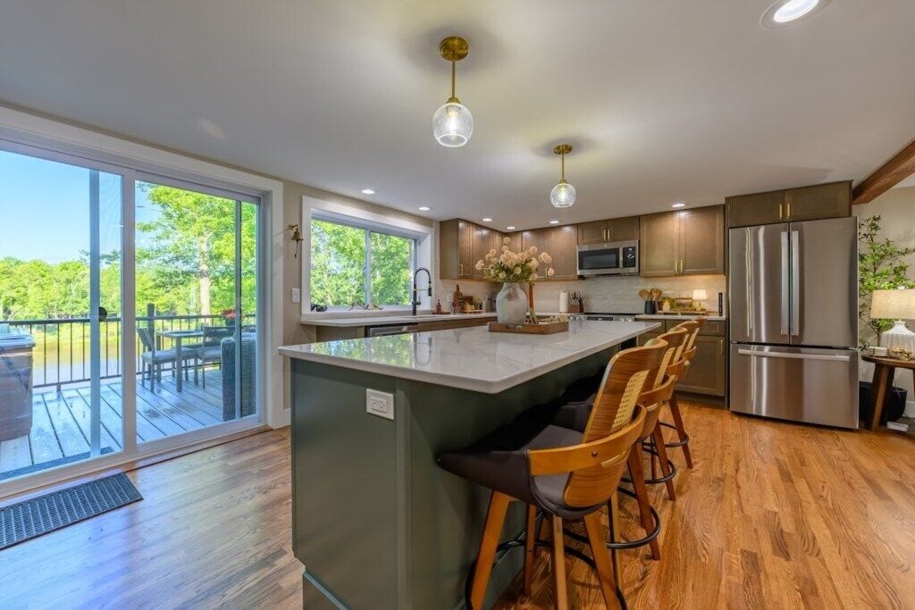 ثلاجة، ميكروويف، فرن، موقد طهي مسطح