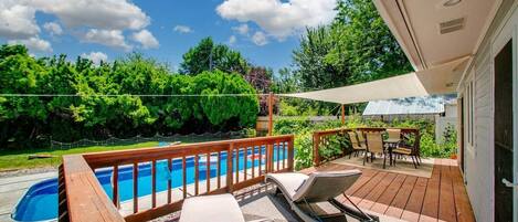 Outdoor pool, a heated pool