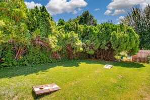 Property grounds - Boise Bright & Modern Retreat near BSU (Boise)