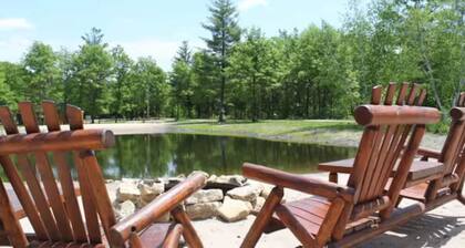 Charming 2-bedroom Loft cabin in serene New Lisbon