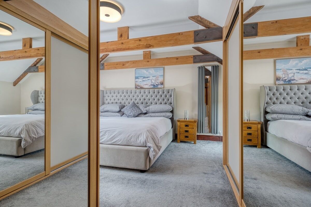 6 bedrooms, free WiFi, bed sheets