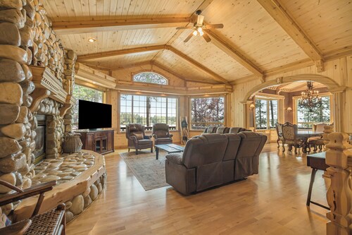Newly added! Ultimate Waterfront Escape – Hot Tub, Sauna & Private Dock