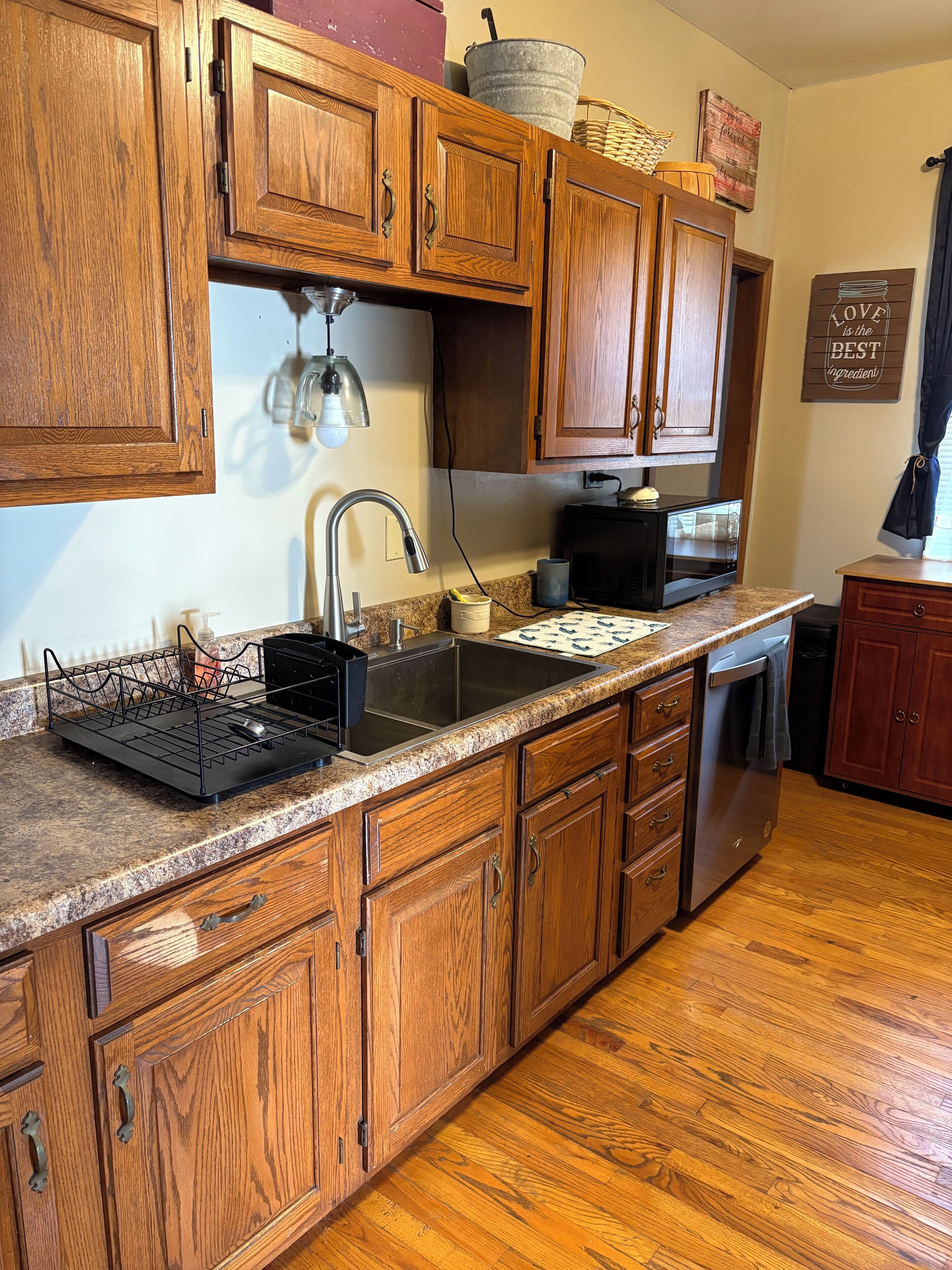 Microondas, horno, placa de cocina, lavavajillas